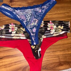 Colorful Lace Trim Thong Set